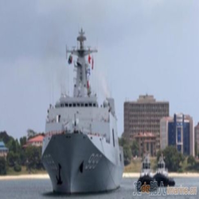 為什么小小的拖船能拉動幾萬噸的航母？而且有些拖船還在航母后面？